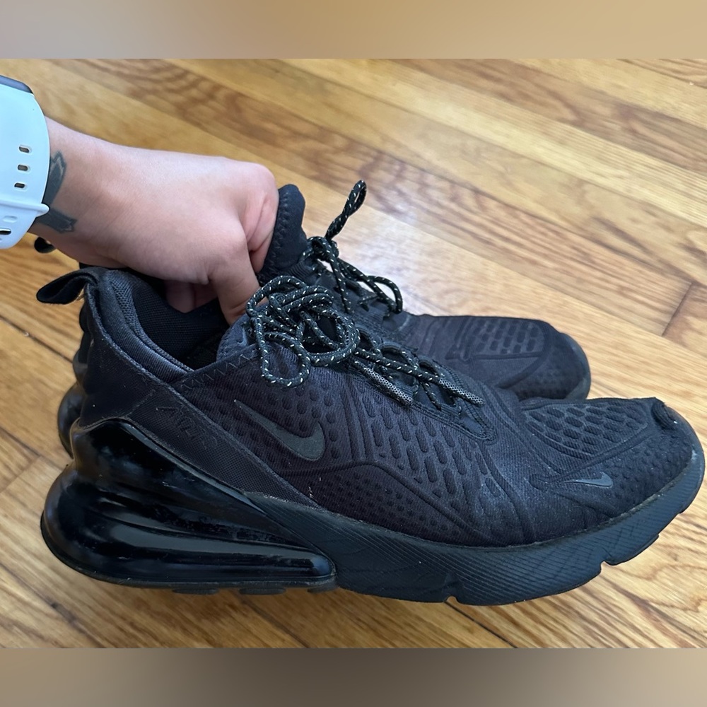 Women Black Air Max 270 - Size 7